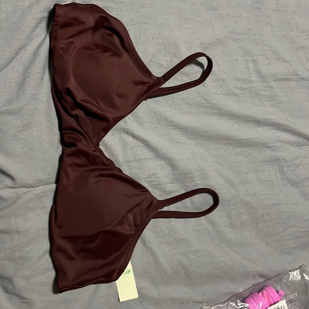 Aerie twist scoop bikini top.